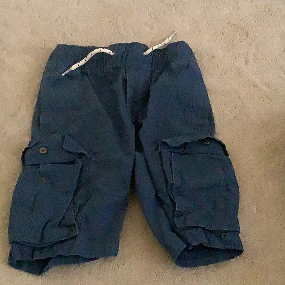 Gap kids blue cargo shorts for boys